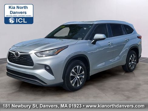Used 2020 Toyota Highlander XLE AWD/4WD image 1