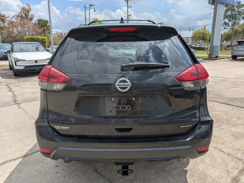 Used 2018 Nissan Rogue SV w/ Premium Package image 5