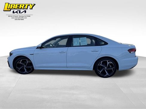 Used 2020 Volkswagen Passat 2.0T R-Line image 4