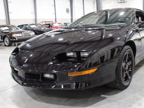 Used 1995 Chevrolet Camaro Z28 RWD image 39