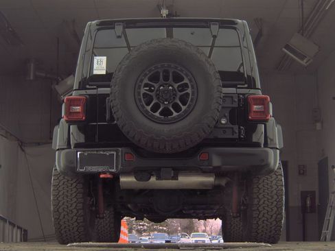 Used 2022 Jeep Wrangler Unlimited Rubicon w/ Xtreme Recon 35" Tire Package image 7