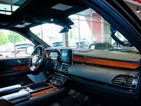 Used 2019 Lincoln Navigator L Reserve w/ Cargo Package AWD/4WD image 27