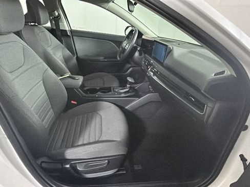 Used 2025 Kia K4 EX FWD image 29