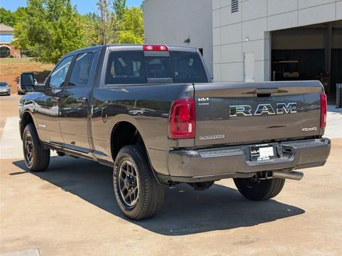 Used 2026 RAM 2500 Laramie AWD/4WD image 10