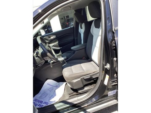 Used 2024 Chevrolet Trax LS FWD image 9