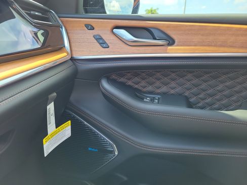 New 2026 Jeep Grand Cherokee Summit AWD/4WD image 21