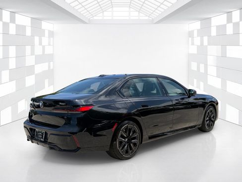 Used 2023 BMW 740i RWD image 7
