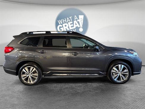 Used 2022 Subaru Ascent Limited w/ Technology Package image 2