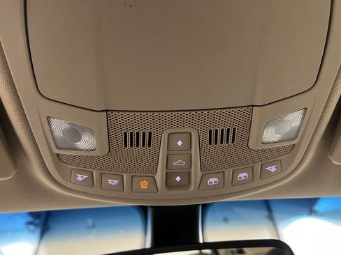 Used 2019 Lincoln Continental Select w/ Continental Climate Package image 26