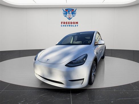 Used 2021 Tesla Model Y Long Range image 1