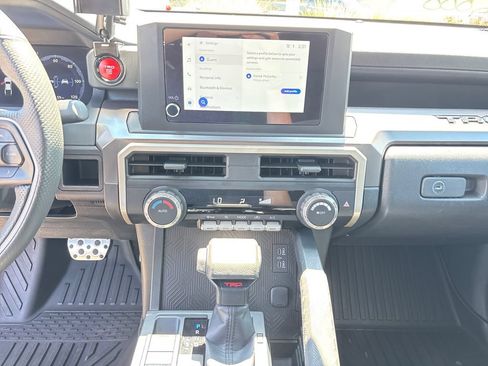 Used 2025 Toyota Tacoma TRD Sport AWD/4WD image 23