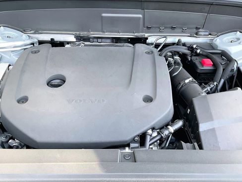 Used 2025 Volvo XC90 B6 Core w/ Protection Package Premier image 13