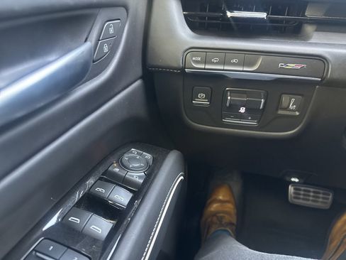 Used 2023 Cadillac Escalade V image 6