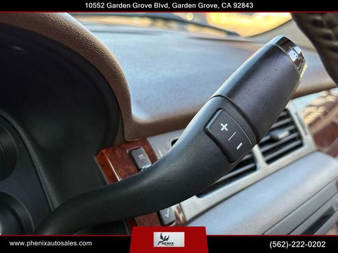 Used 2012 Chevrolet Suburban LTZ image 33