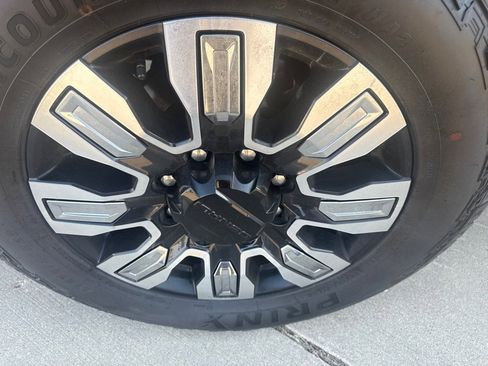 Used 2024 GMC Sierra 2500 Denali w/ Technology Package image 11