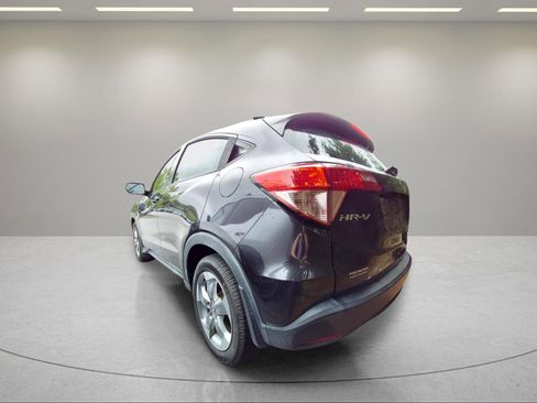 Used 2017 Honda HR-V LX image 5