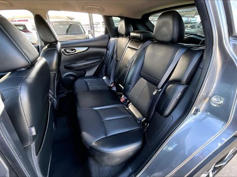 Used 2022 Nissan Rogue Sport SL AWD/4WD image 17