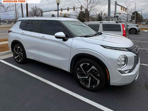 Used 2022 Mitsubishi Outlander SEL image 4