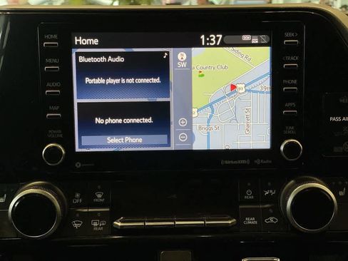 Certified 2021 Toyota Highlander XLE image 19