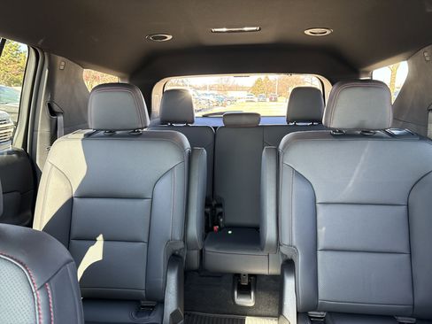 Used 2024 Chevrolet Traverse Z71 w/ Enhanced Driving Package image 15