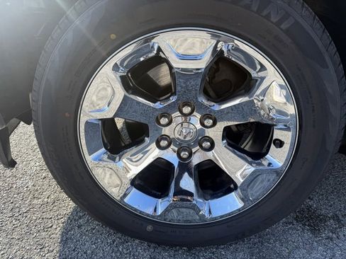 Used 2019 RAM 1500 Big Horn image 9