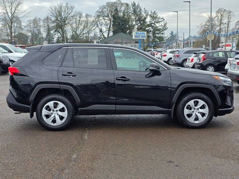 Used 2024 Toyota RAV4 LE image 8