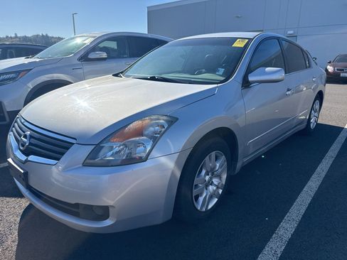 Used 2009 Nissan Altima 2.5 S w/ Convenience Pkg image 1