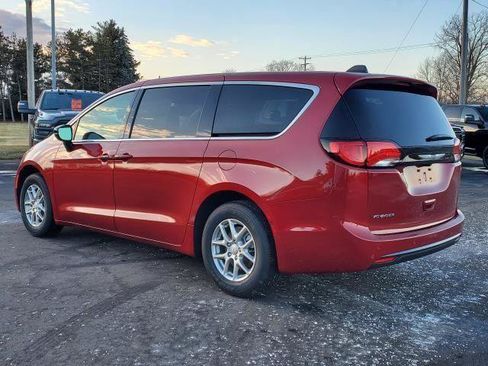 Used 2026 Chrysler Voyager LX FWD image 4