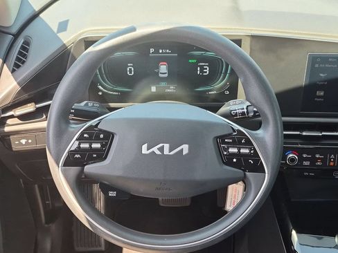 Used 2025 Kia Niro LX FWD image 23