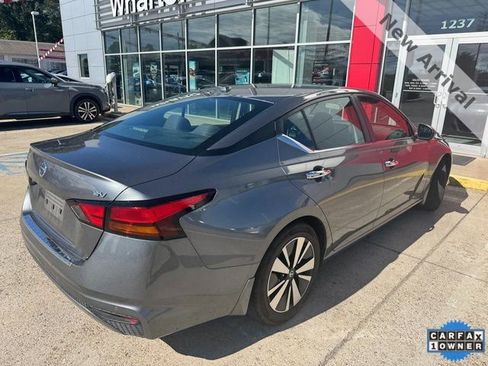 Used 2022 Nissan Altima 2.5 SV image 2