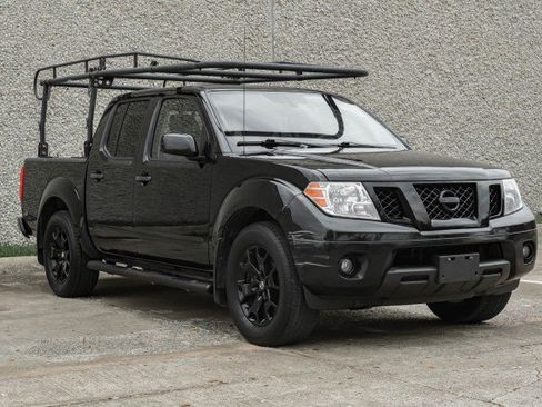Used 2021 Nissan Frontier SV w/ Midnight Edition Floor Mats image 8