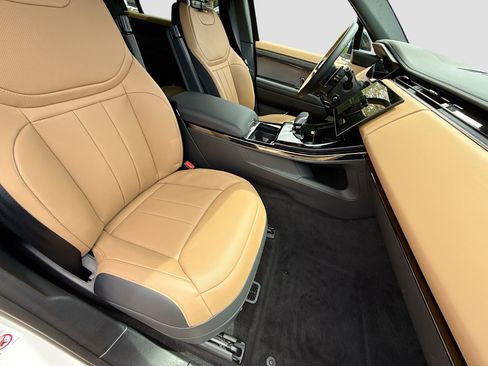 New 2026 Land Rover Range Rover Sport Dynamic SE AWD/4WD image 15