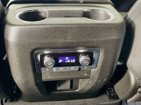 Used 2025 GMC Yukon Denali AWD/4WD image 27