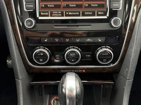Used 2014 Volkswagen Passat 1.8T SEL Premium FWD image 21