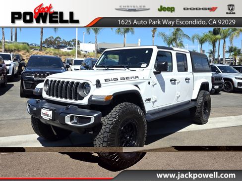 Certified 2025 Jeep Gladiator Sport AWD/4WD image 1