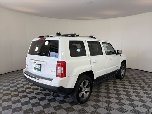 Used 2017 Jeep Patriot High Altitude AWD/4WD image 10