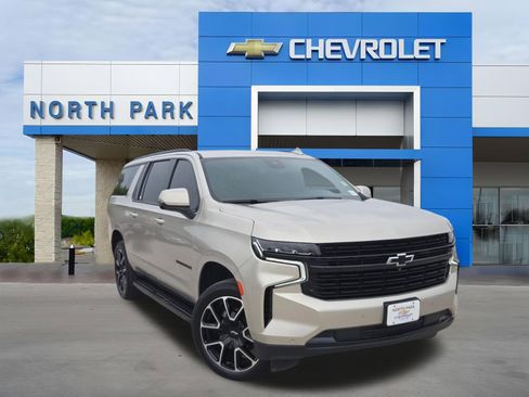 Certified 2024 Chevrolet Suburban RST w/ Sport Performance Package RWD image 1