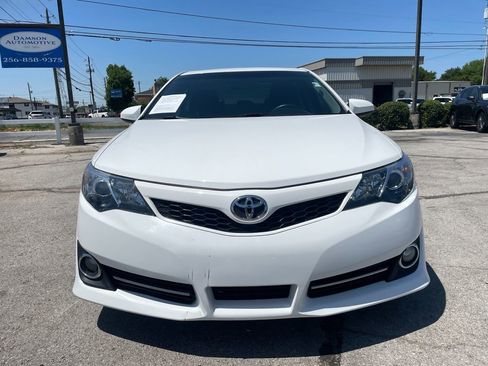 Used 2014 Toyota Camry SE FWD image 8