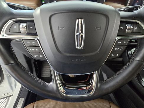 Used 2022 Lincoln Nautilus Reserve w/ Luxury Package image 29