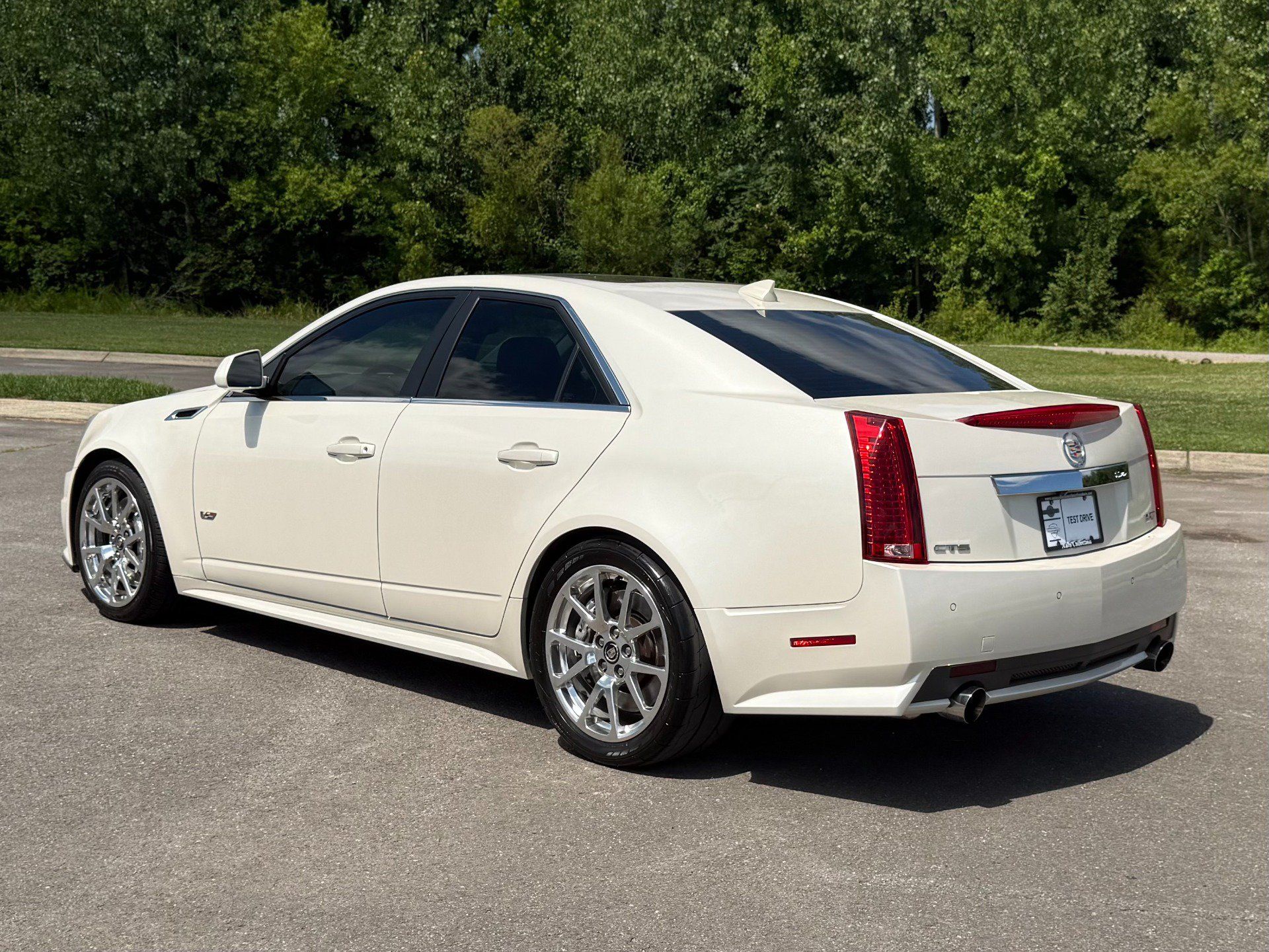 Used 2011 Cadillac CTS V RWD image 4