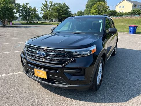 Used 2022 Ford Explorer XLT AWD/4WD image 4