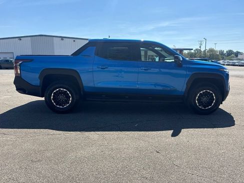 Used 2026 Chevrolet Silverado EV Trail Boss AWD/4WD image 6