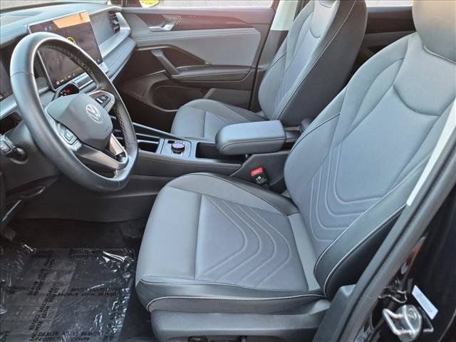 Used 2026 Volkswagen Tiguan SE FWD image 22