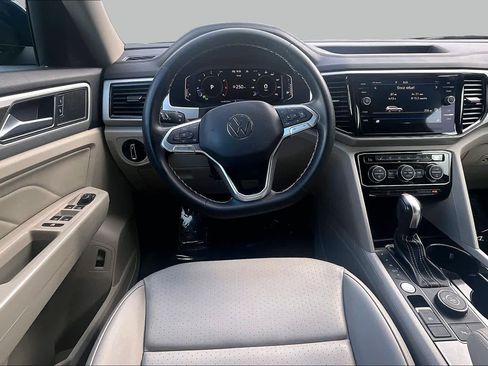 Used 2023 Volkswagen Atlas SE AWD/4WD image 6