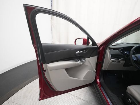 Used 2021 Cadillac XT4 Premium Luxury AWD/4WD image 28