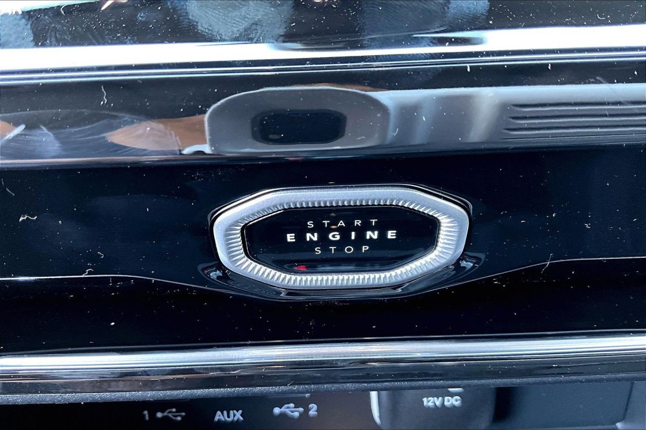New 2027 Jeep Grand Cherokee Altitude AWD/4WD image 17