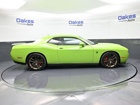 Used 2019 Dodge Challenger SRT Hellcat Redeye image 8