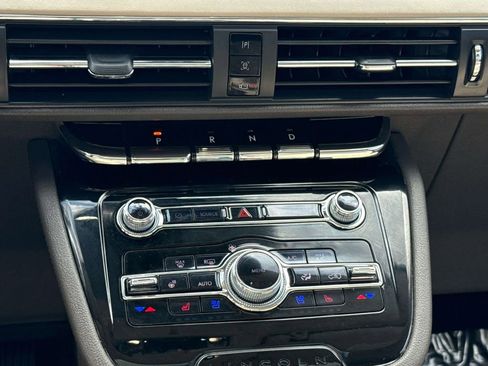 Certified 2022 Lincoln Corsair Standard image 18