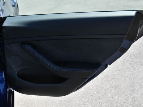 Used 2022 Tesla Model 3 Standard Range RWD image 39