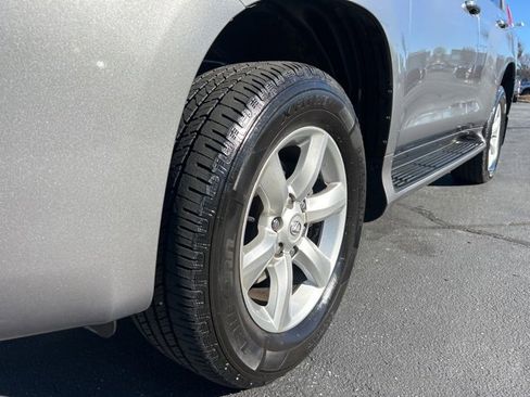 Used 2010 Lexus GX 460 image 11